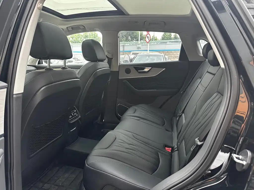 Hongqi HS5 2023 2.0T Pro