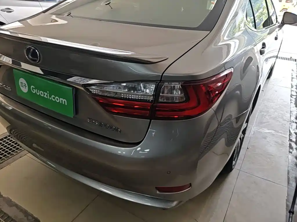 Lexus ES — миниатюра 8
