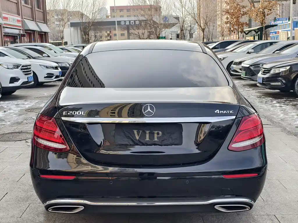 MERCEDES-BENZ E CLASS