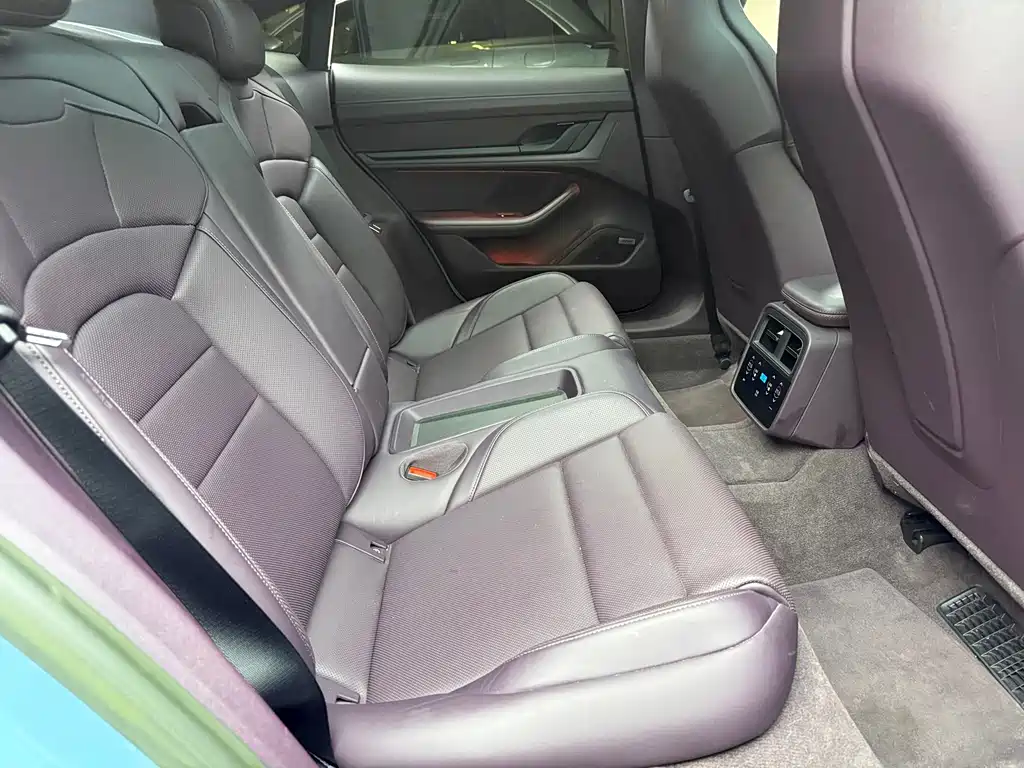 Porsche Taycan — миниатюра 13