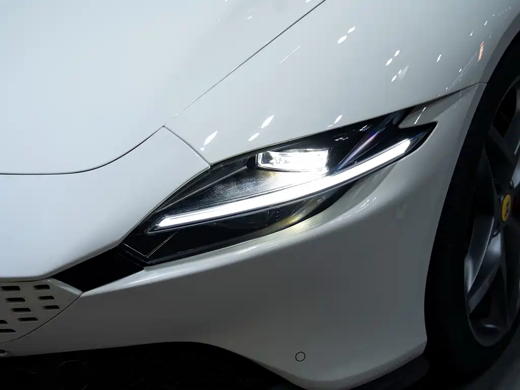 Ferrari Roma — миниатюра 6