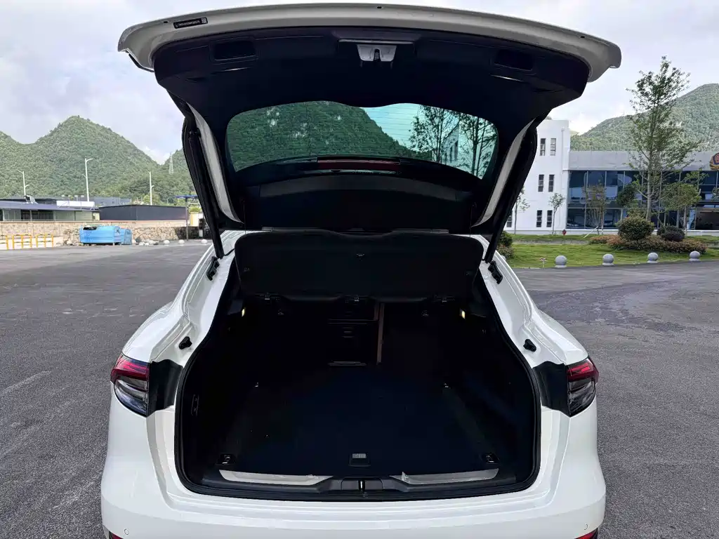 Maserati Levante — миниатюра 12