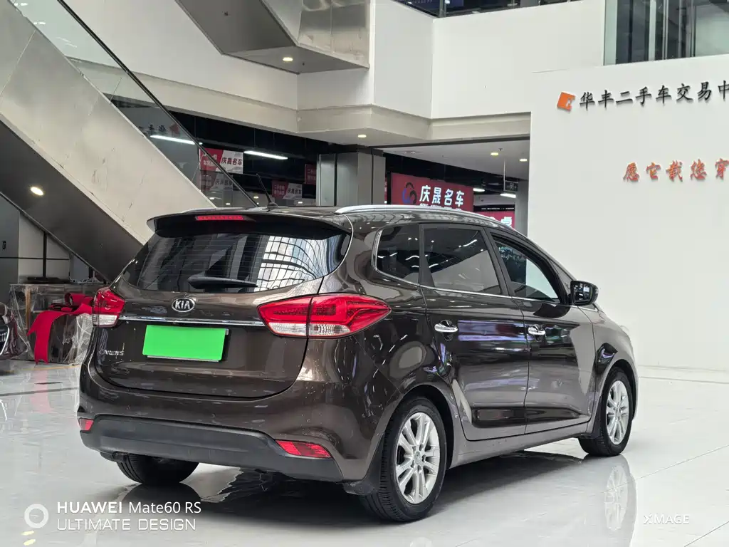 Kia Carens — миниатюра 9