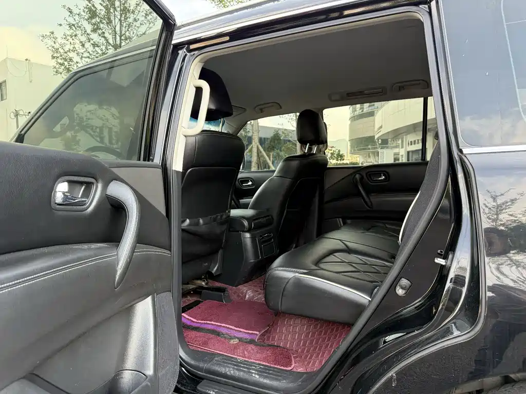 Nissan Patrol — миниатюра 7