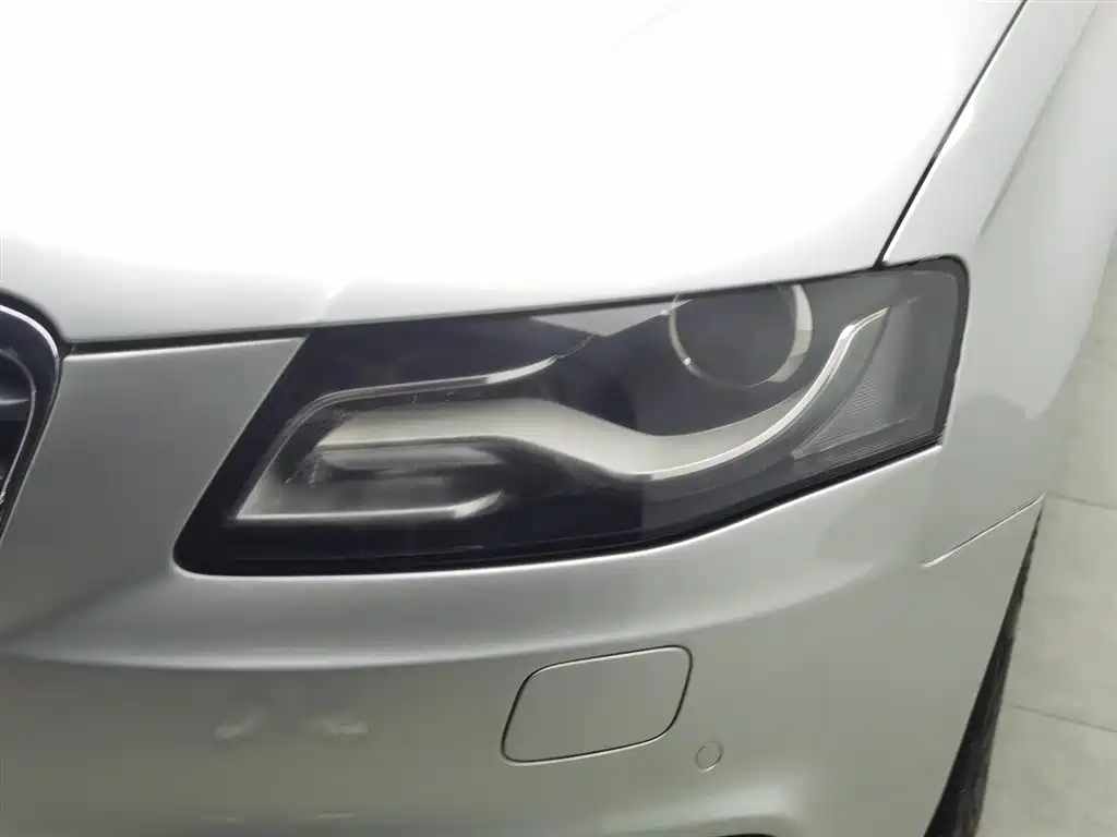 Audi A4L 2010 2.0 TFSI Luxury