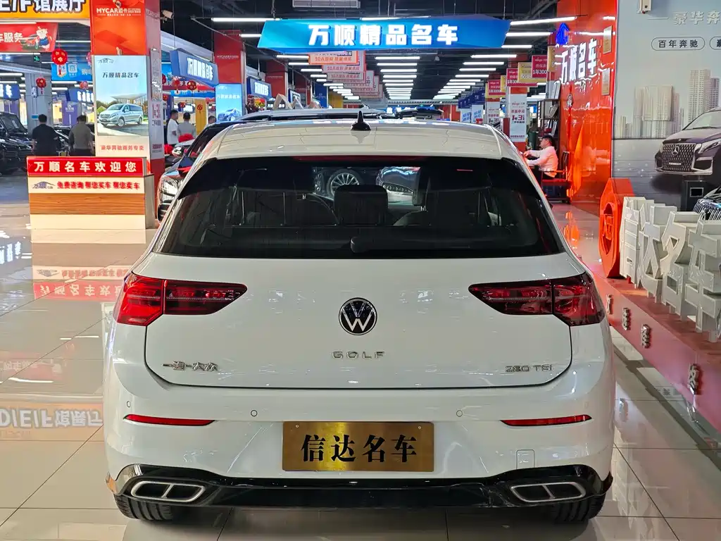 VOLKSWAGEN GOLF