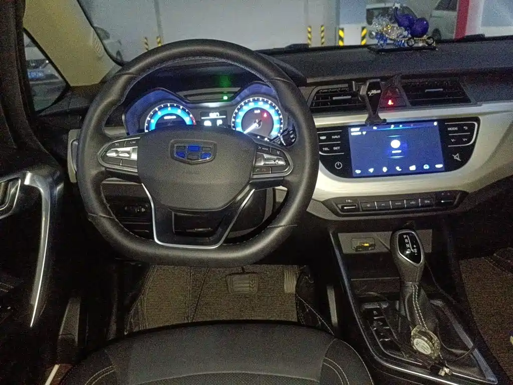 Geely Vision X3 — миниатюра 6