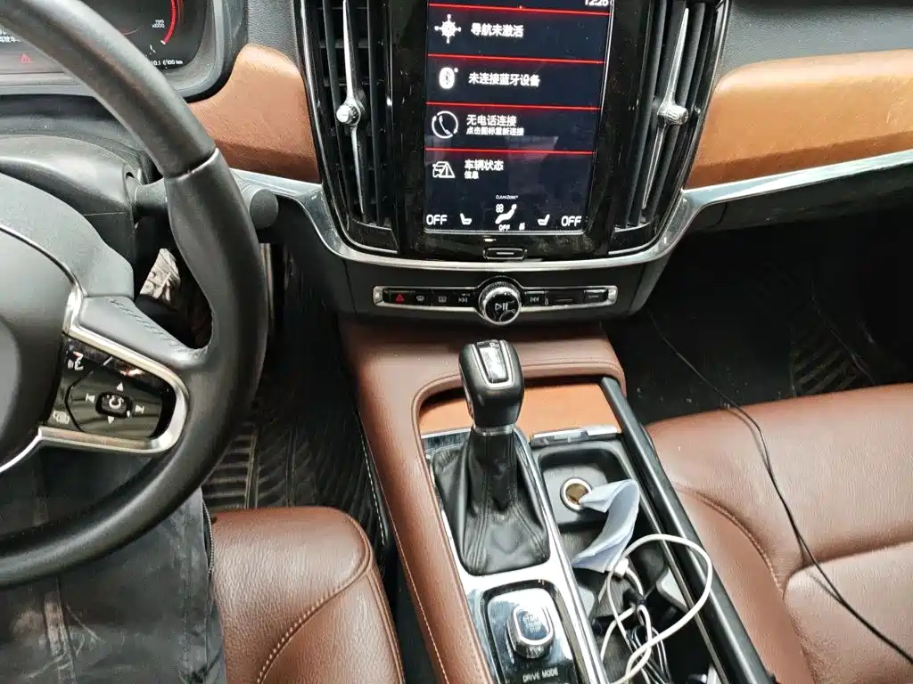 Volvo S90 — миниатюра 9