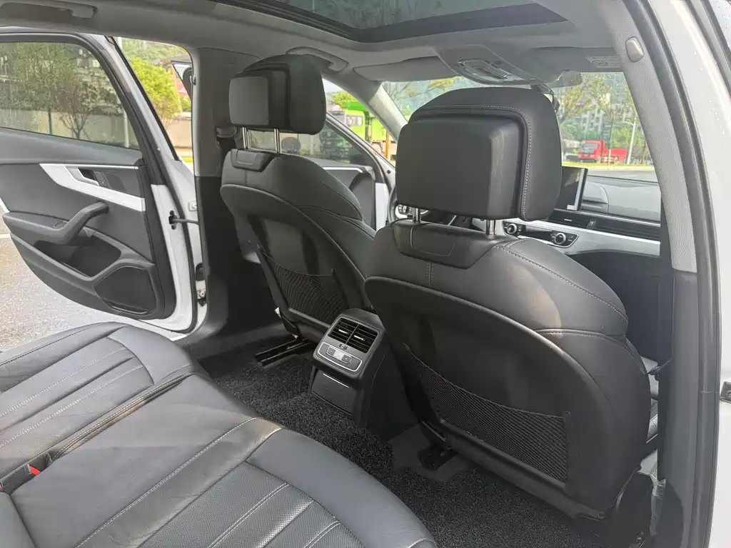 Audi A4L — миниатюра 10