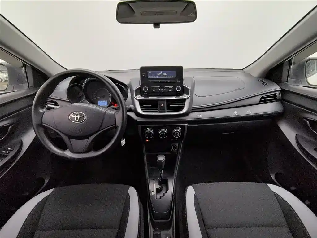 TOYOTA YARIS L ZHIXUAN