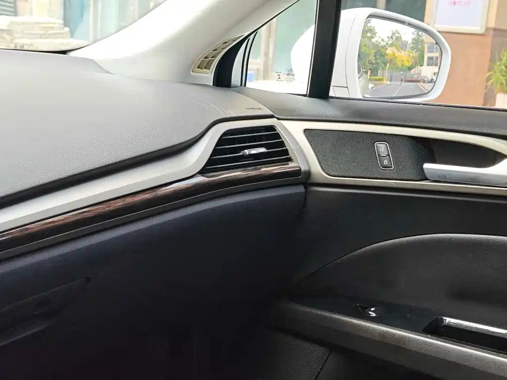 Ford Mondeo — миниатюра 22