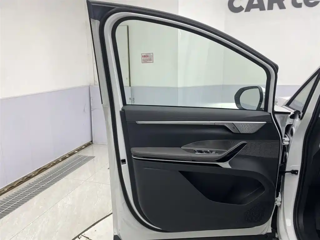 SAIC MAXUS EVERYONE 7