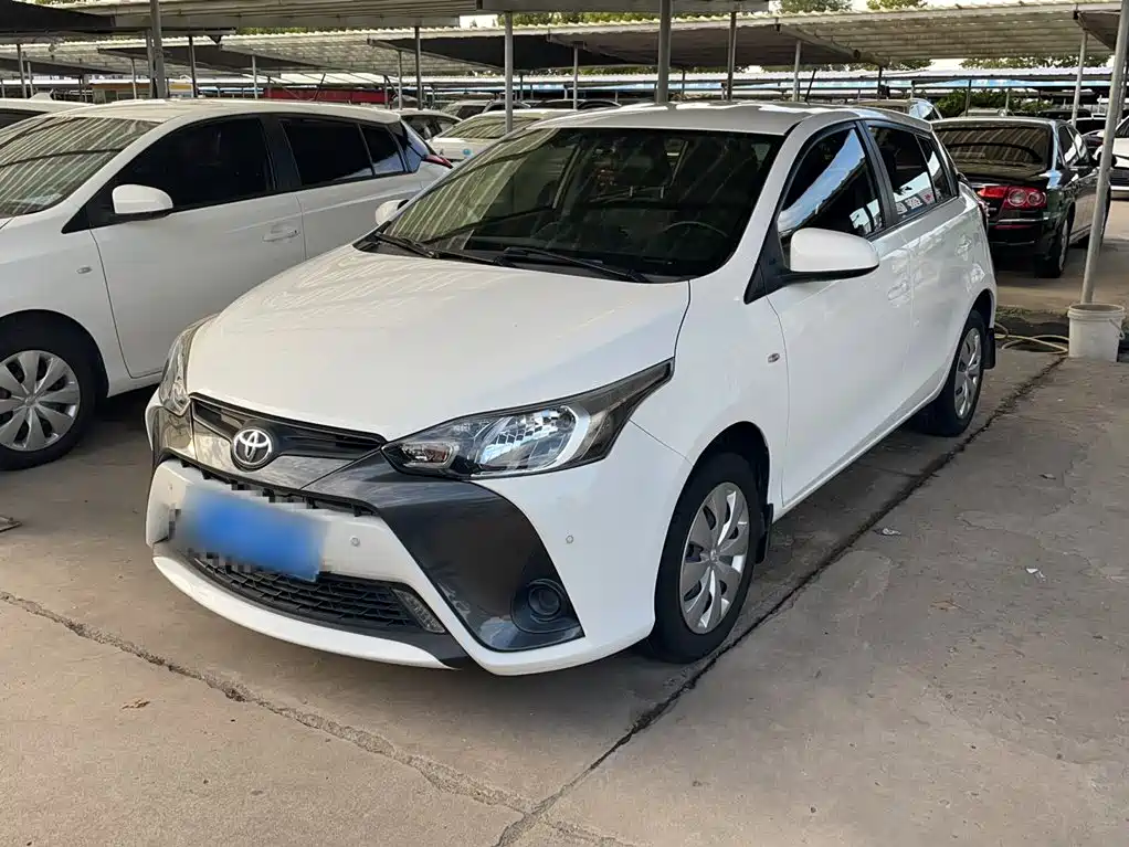 Toyota Yaris L — миниатюра 2