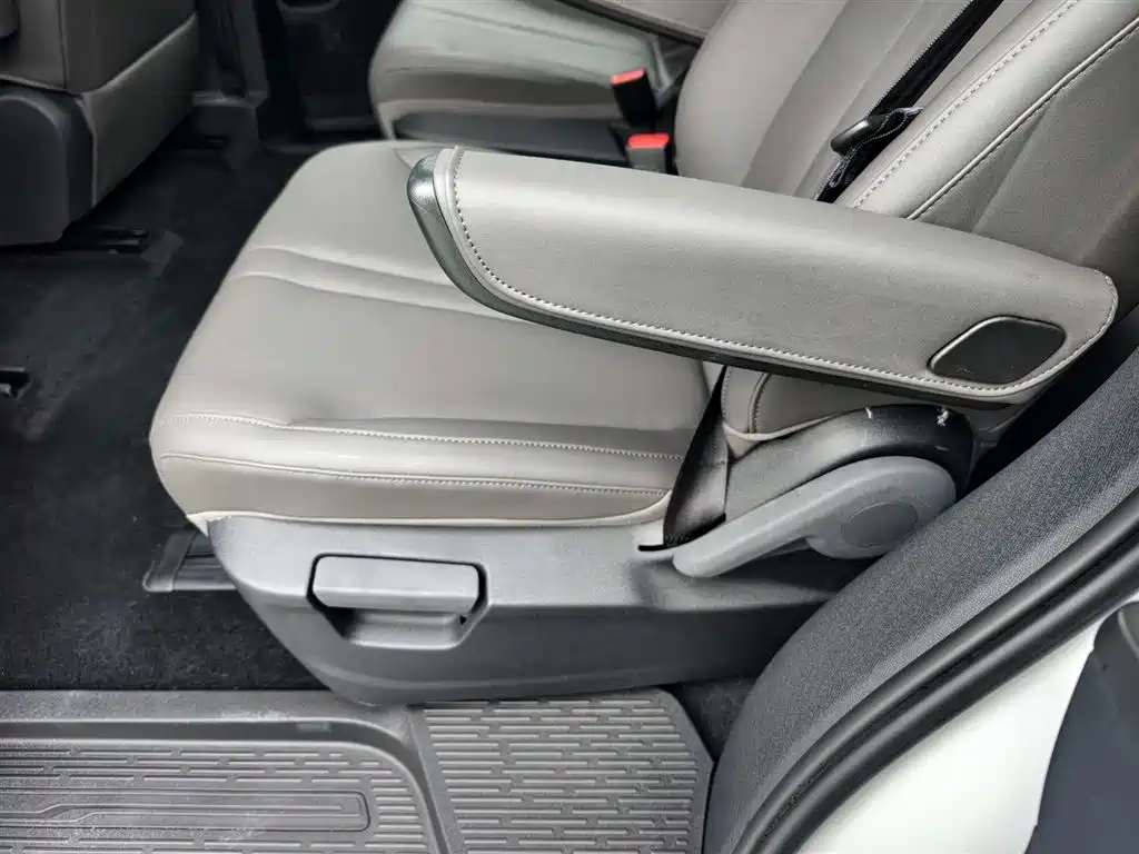 SAIC MAXUS EVERYONE 7