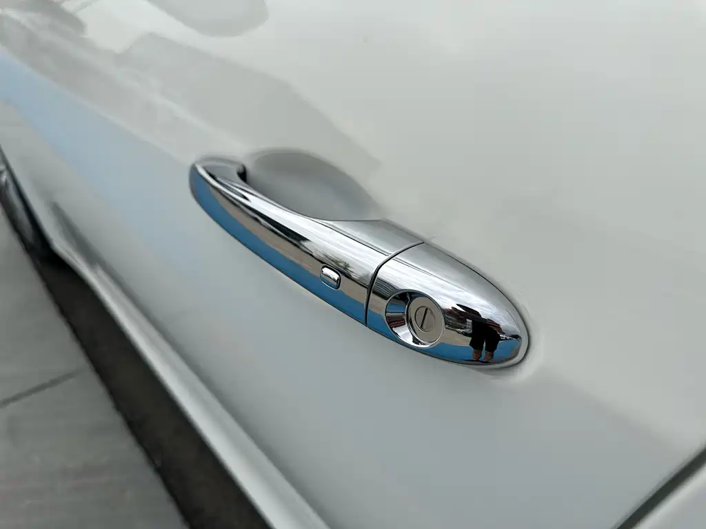 Maserati Quattroporte — миниатюра 8