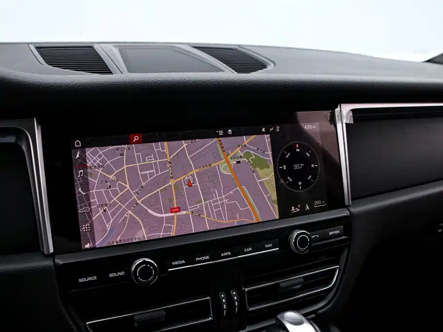 Porsche Macan — миниатюра 8