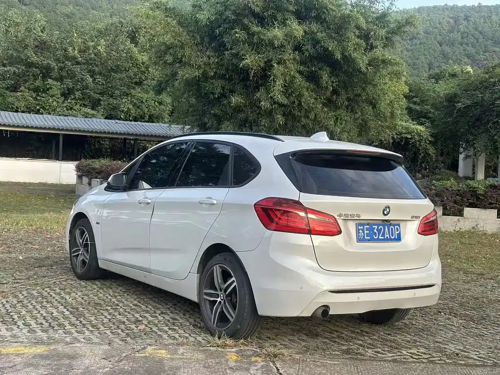 BMW 2 Series Active Tourer — миниатюра 9