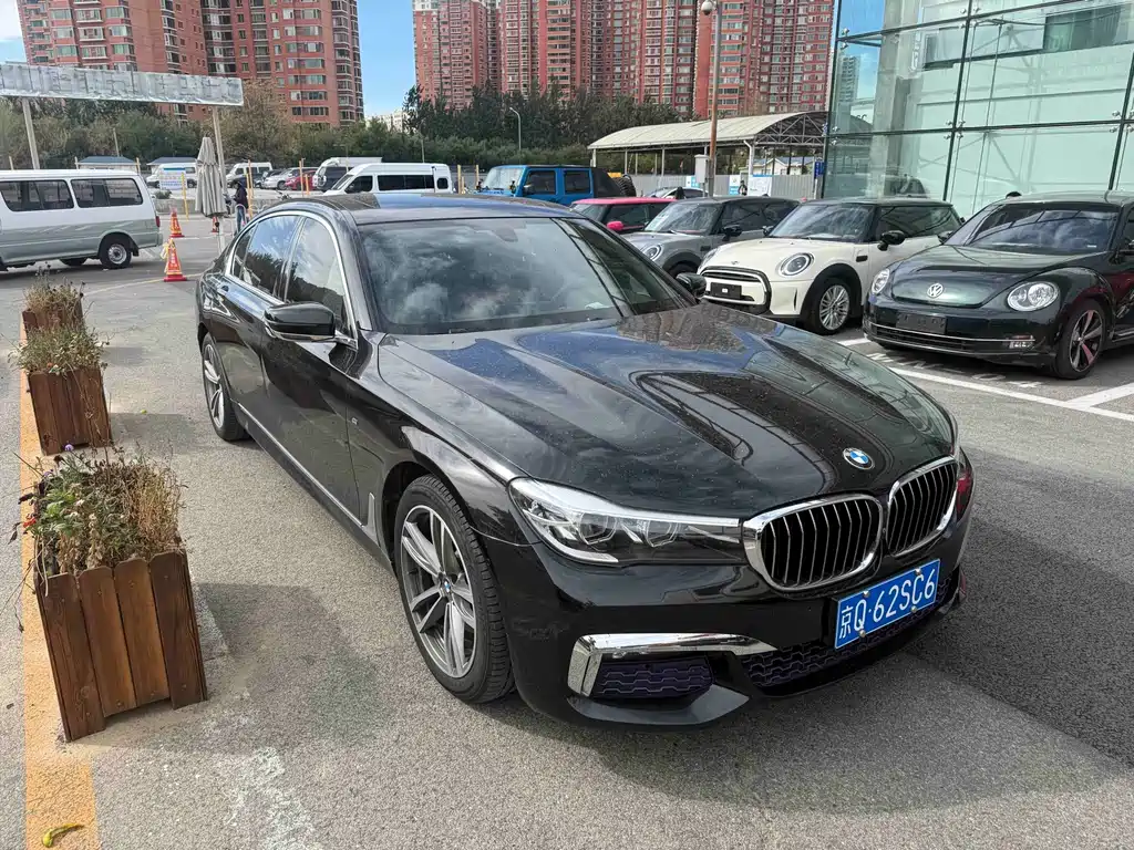 BMW 7 Series — миниатюра 2