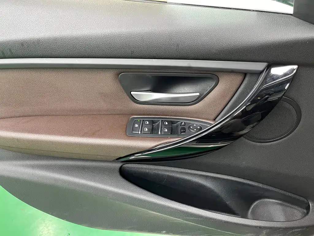 BMW 3 Series — миниатюра 18