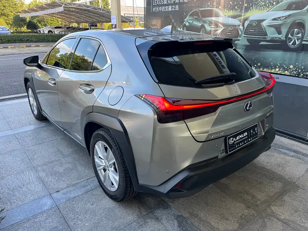 Lexus UX — миниатюра 5