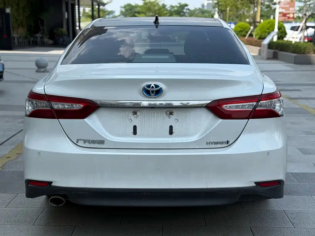 Toyota Camry — миниатюра 5