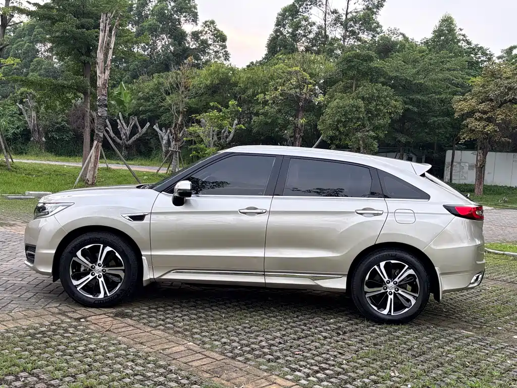 Honda UR-V — миниатюра 5