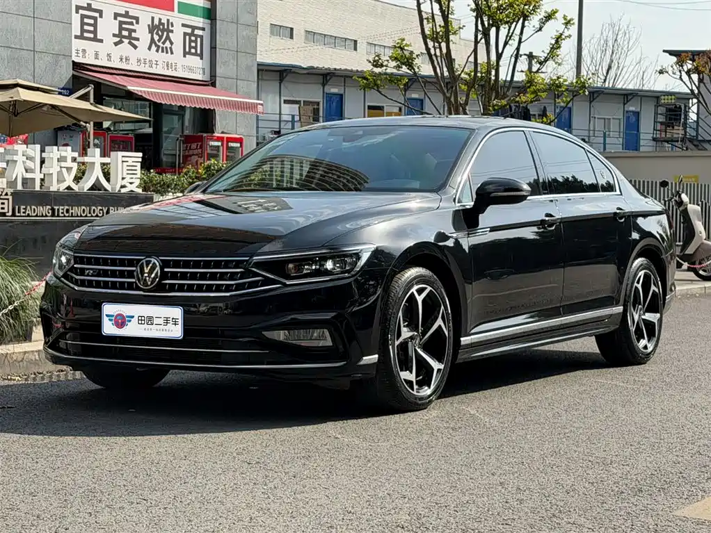 Volkswagen Magotan 2025