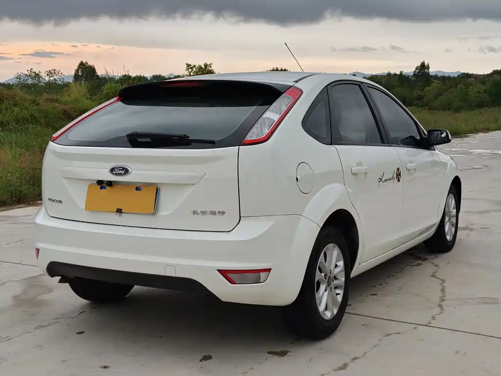 Ford Focus — миниатюра 7