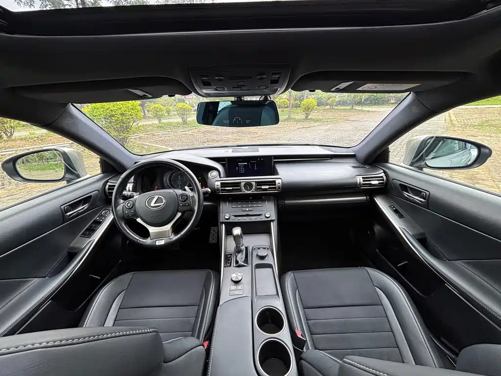 Lexus IS — миниатюра 9