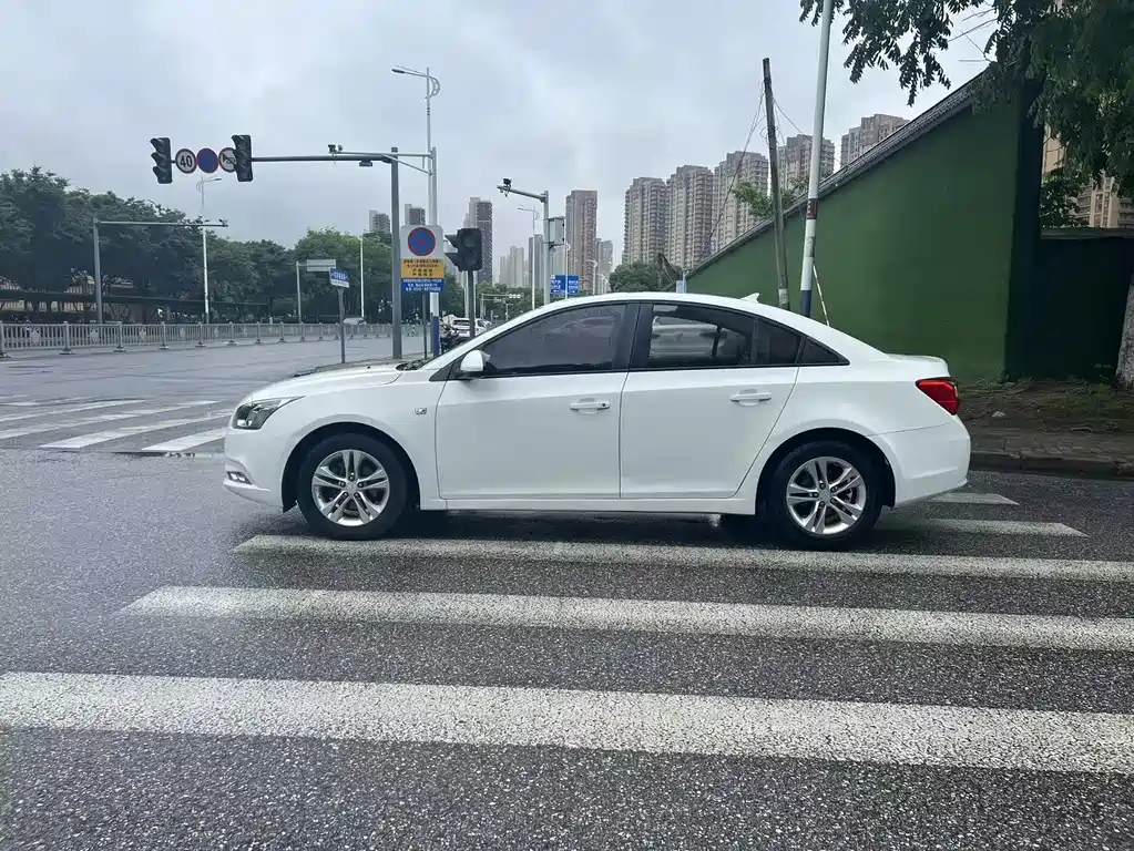 Chevrolet Cruze 2015 1.5L SE AT