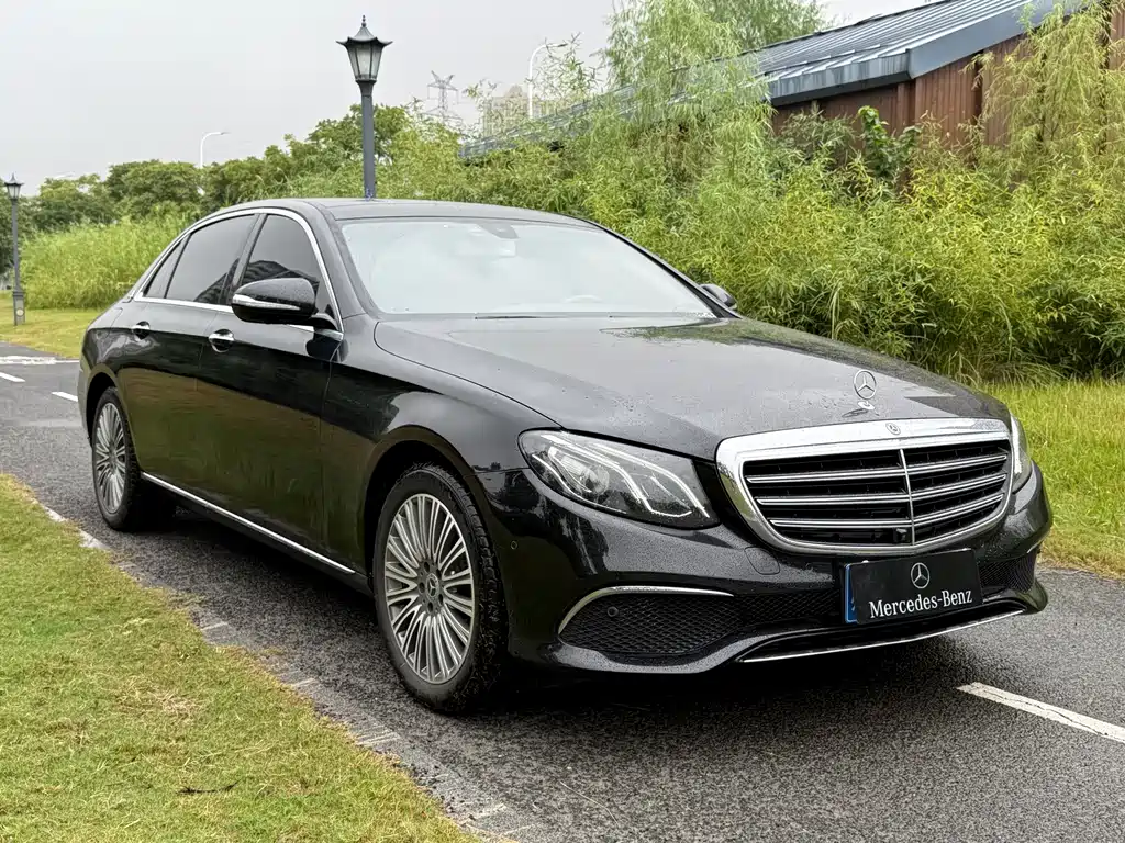 Mercedes-Benz E-Class — миниатюра 3