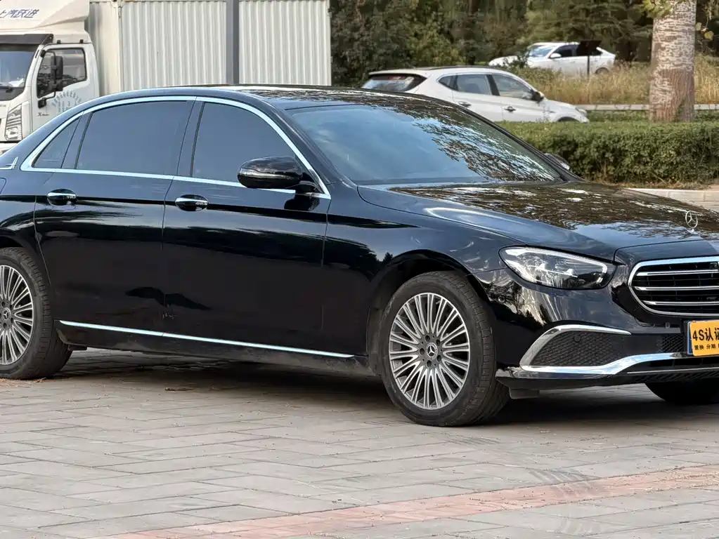 Mercedes-Benz E-Class — миниатюра 3