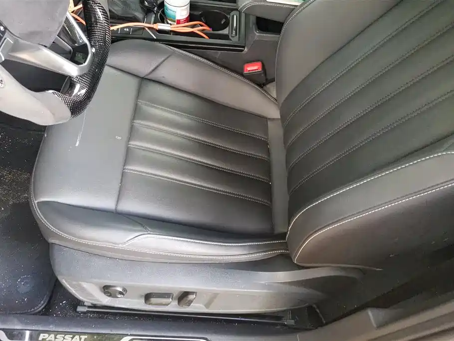 Volkswagen Passat 2022 280TSI