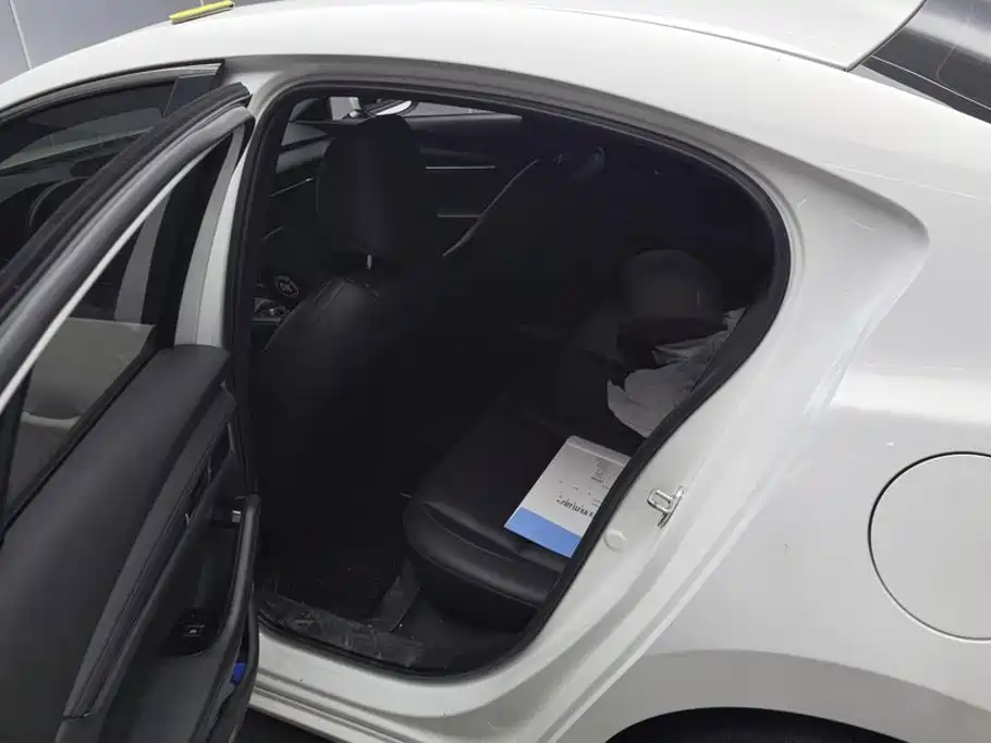Mazda 3 Axela — миниатюра 11