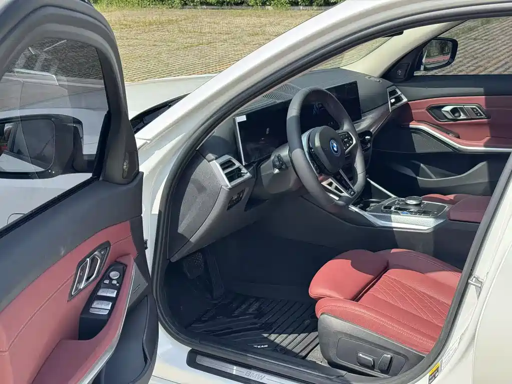 BMW i3 2025 eDrive 40 L