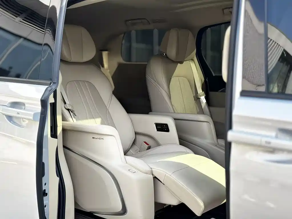BUICK GL8 NEW ENERGY