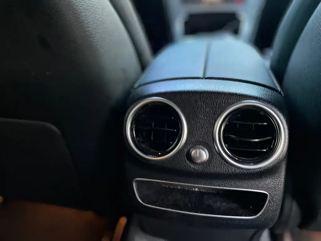 Mercedes-Benz C-Class — миниатюра 14