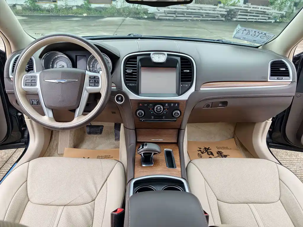 Chrysler 300C — миниатюра 14