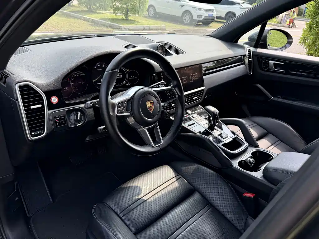 Porsche Cayenne Hybrid — миниатюра 9