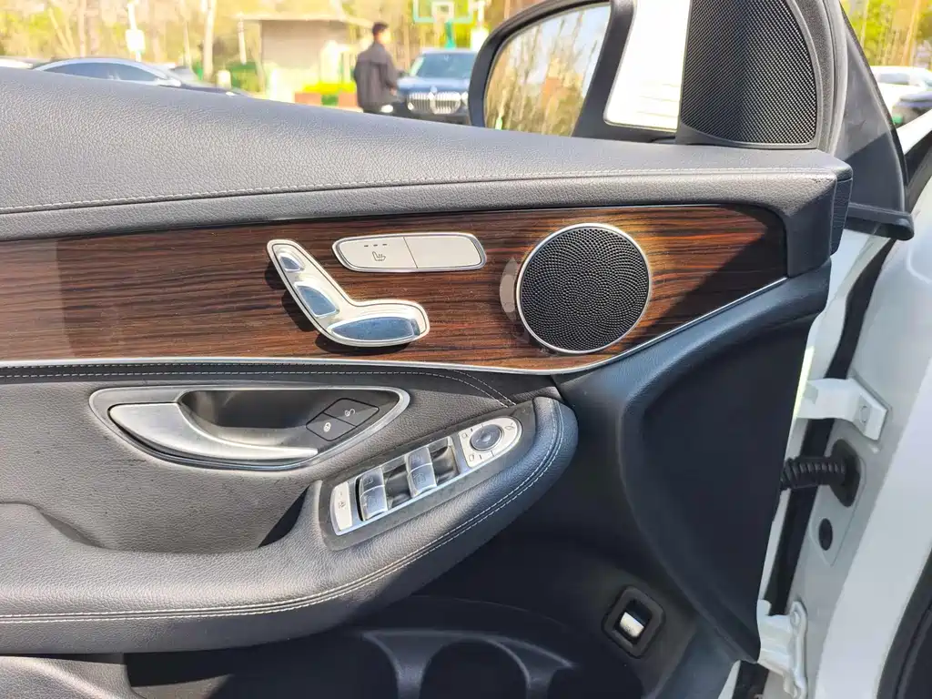 Mercedes-Benz GLC 2017 GLC 260 4MATIC Luxury