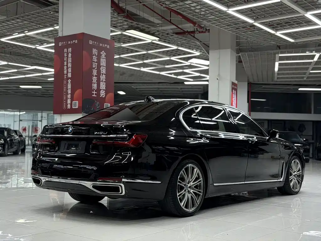 BMW 7 Series — миниатюра 4