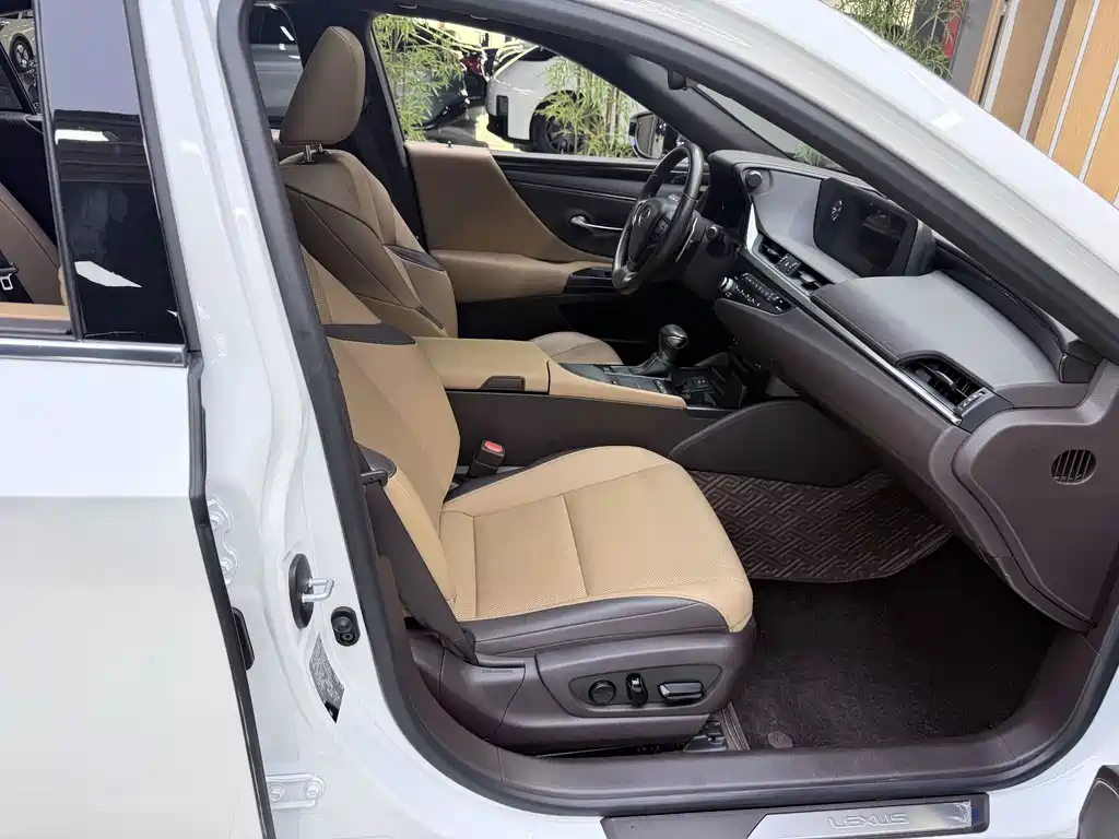 Lexus ES — миниатюра 4