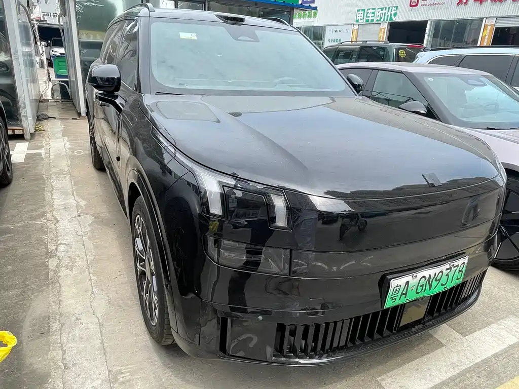 Lynk & Co 900 — миниатюра 3