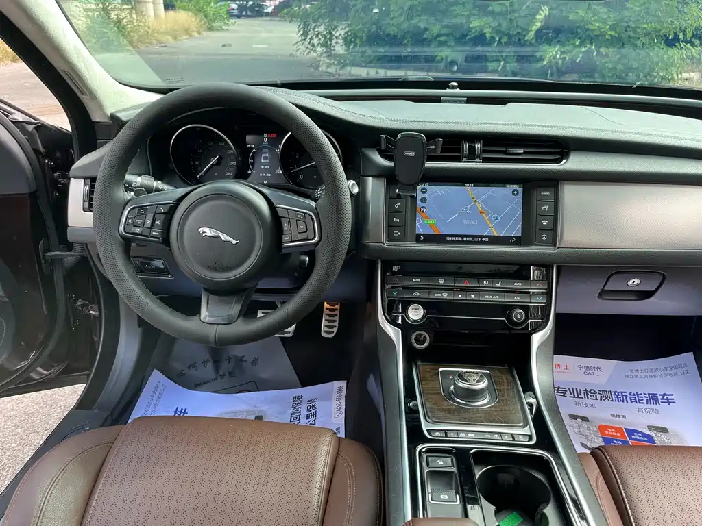 Jaguar XFL — миниатюра 10