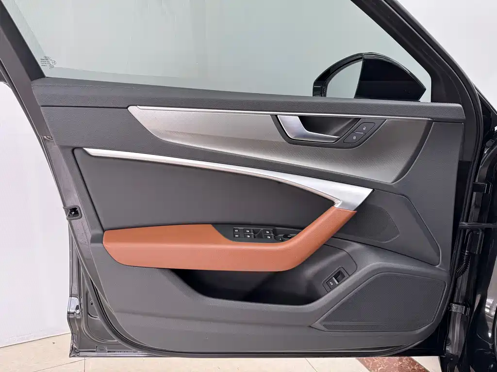 Audi A6L 2022 40 TFSI Luxury