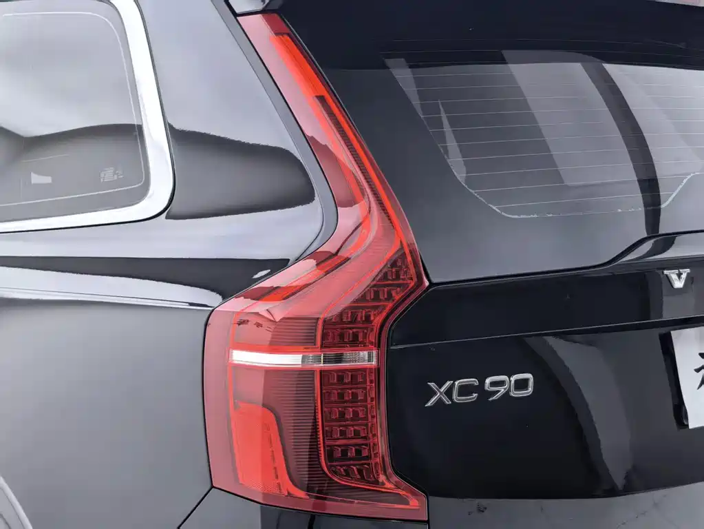 Volvo XC90 — миниатюра 30