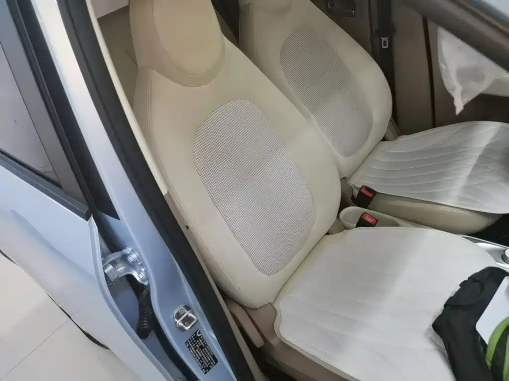 Wuling MINIEV — миниатюра 25