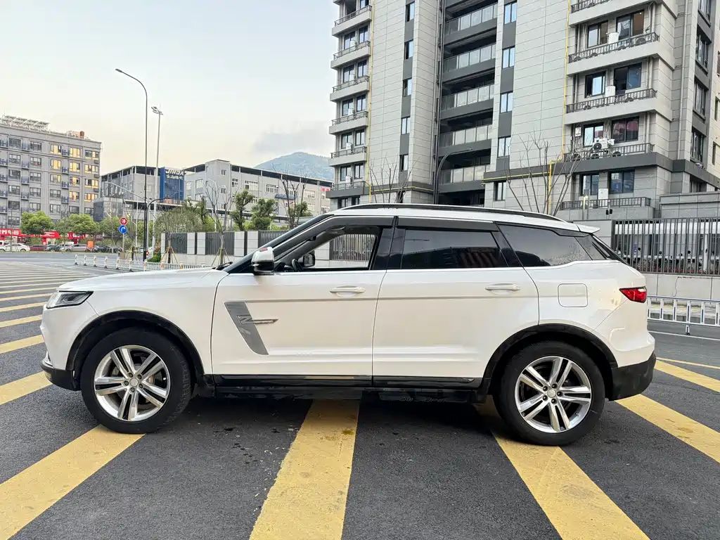 Zotye T700 2017 1.8T DCT Premium