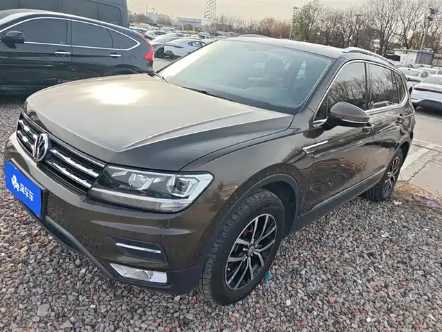 VOLKSWAGEN TIGUAN L 2017