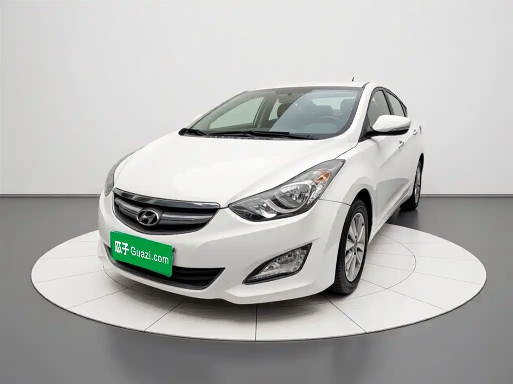 Hyundai Elantra 2015 1.6L MT Lead